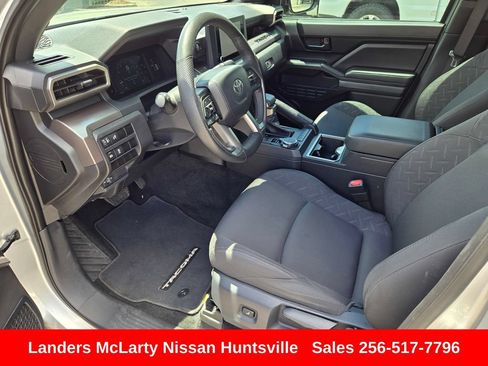 Used 2024 Toyota Tacoma SR5 AWD/4WD image 17