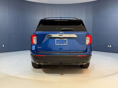 Used 2020 Ford Explorer XLT image 10