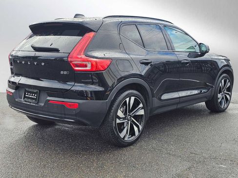 Certified 2024 Volvo XC40 B5 Plus w/ Climate Package AWD/4WD image 3