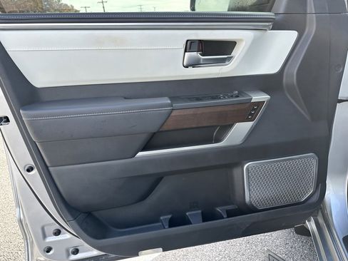 Used 2025 Toyota Sequoia Capstone image 29