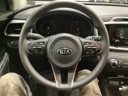 Used 2016 Kia Sorento LX image 13