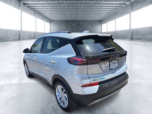 Used 2023 Chevrolet Bolt EUV LT w/ Driver Confidence Package FWD image 4