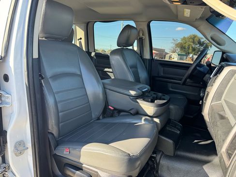 Used 2017 RAM 2500 Tradesman w/ Chrome Appearance Group image 11