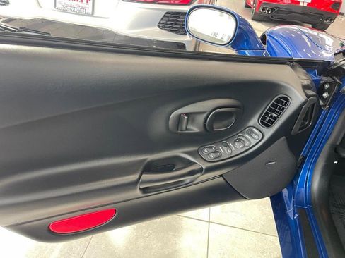 Used 2003 Chevrolet Corvette Z06 w/ Memory Package, 3 Drivers image 21