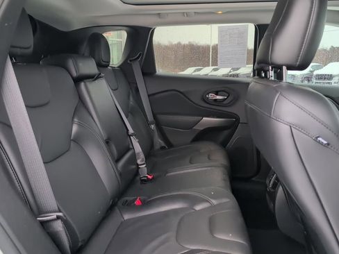 Used 2021 Jeep Cherokee Limited image 15