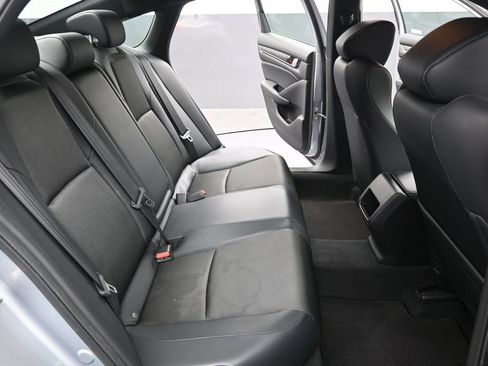 Used 2018 Honda Accord Sport image 29
