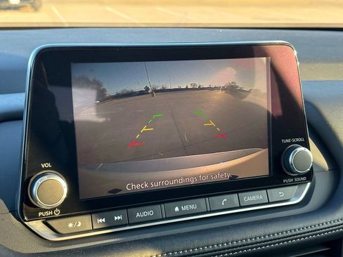 Used 2024 Nissan Rogue S image 24