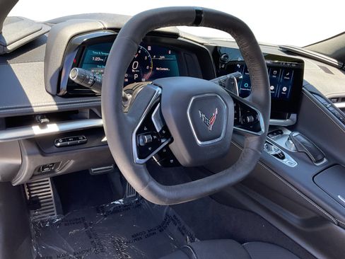 Used 2024 Chevrolet Corvette Stingray Preferred Conv w/ Z51 Performance Package RWD image 11