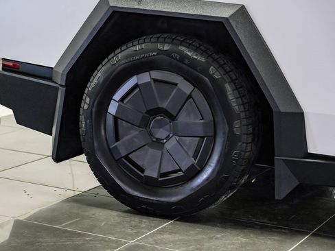 Used 2024 Tesla Cybertruck AWD Crew Cab image 52