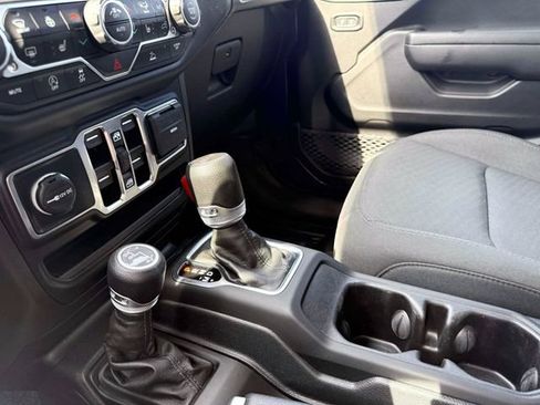 Used 2023 Jeep Wrangler Unlimited Sport AWD/4WD image 30