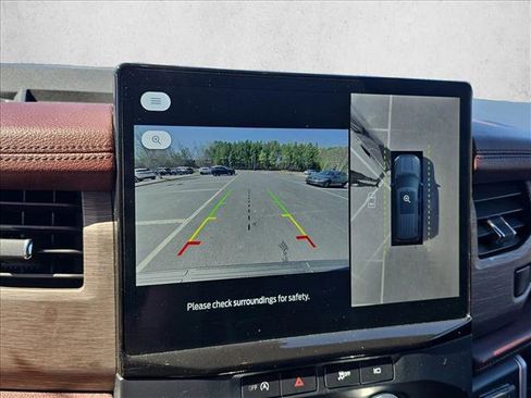 Used 2024 Ford Expedition Limited image 13