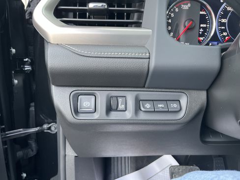 Used 2022 GMC Acadia Denali w/ Denali Ultimate Package image 9