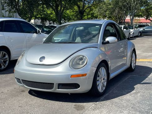 Used 2008 Volkswagen Beetle S image 4