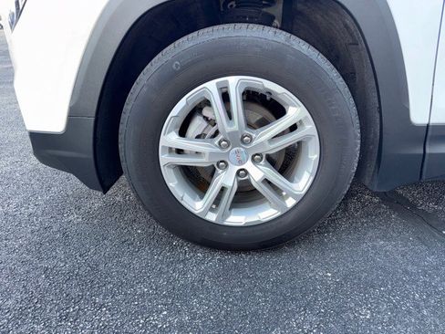 Used 2023 GMC Terrain SLE w/ Driver Convenience Package image 12