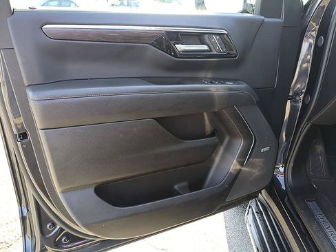 Certified 2025 Chevrolet Tahoe Premier AWD/4WD image 12