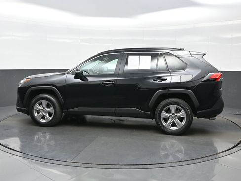 Used 2025 Toyota RAV4 XLE AWD/4WD image 3