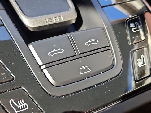 Certified 2025 Porsche 911 Carrera image 15