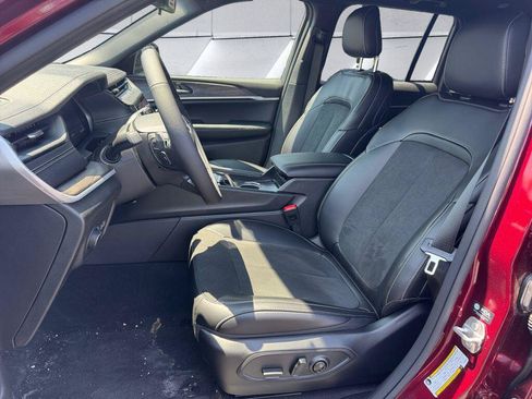 New 2026 Jeep Grand Cherokee Altitude AWD/4WD image 7