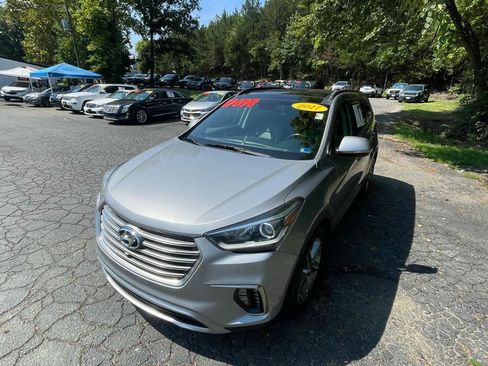 Used 2017 Hyundai Santa Fe AWD image 14