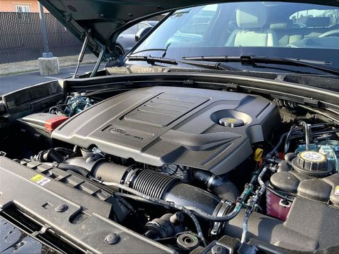 New 2026 Land Rover Range Rover Velar Dynamic SE image 32