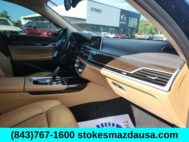 Used 2020 BMW 740i w/ Premium Package RWD image 27