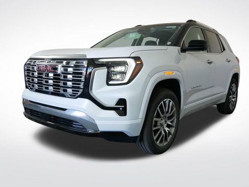 New 2026 GMC Terrain Denali w/ LPO, Black Badging Package image 8