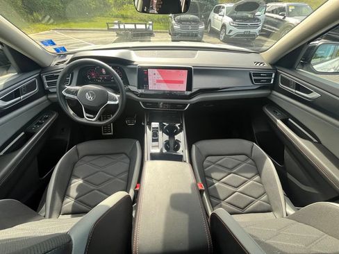 Certified 2024 Volkswagen Atlas Peak Edition SE AWD/4WD image 14