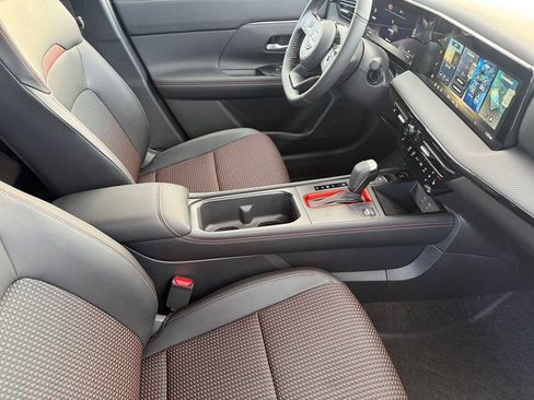 New 2026 Nissan Kicks SR w/ Illumination Package image 17