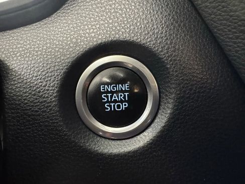 Used 2023 Toyota Corolla SE w/ SE Premium Package image 17