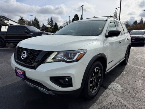 Used 2019 Nissan Pathfinder SL image 2