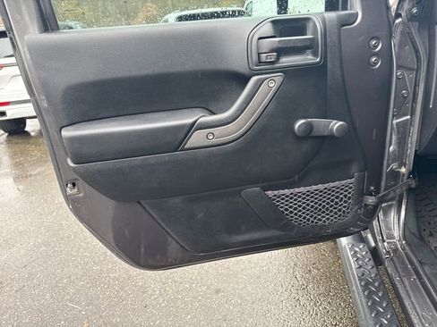 Used 2017 Jeep Wrangler Unlimited Sport w/ Mopar Black Appearance Group image 17