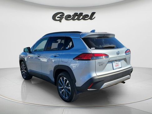 Used 2024 Toyota Corolla Cross XLE w/ Convenience Package image 3