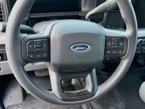 Used 2025 Ford F250 XLT w/ Black Appearance Package AWD/4WD image 11