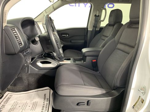 Used 2022 Nissan Frontier SV w/ Technology Package RWD image 14