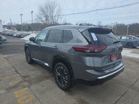 New 2026 Nissan Rogue Platinum image 8