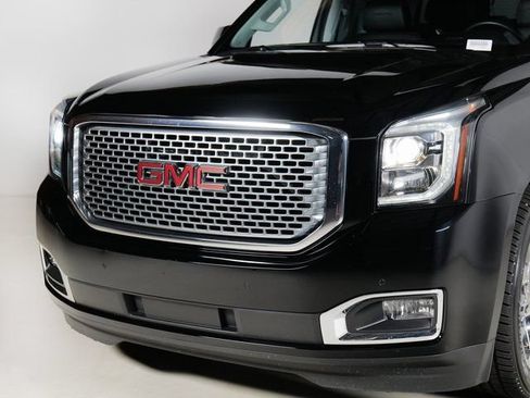 Used 2015 GMC Yukon Denali w/ Open Road Package AWD/4WD image 30