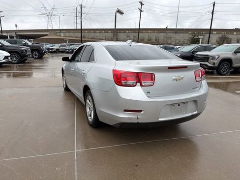 Used 2016 Chevrolet Malibu LT image 3