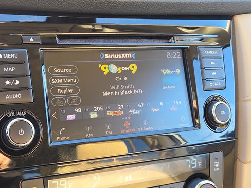 Used 2020 Nissan Rogue SV w/ Premium Package image 23