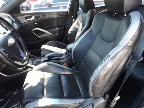 Used 2016 Hyundai Veloster Turbo FWD image 8