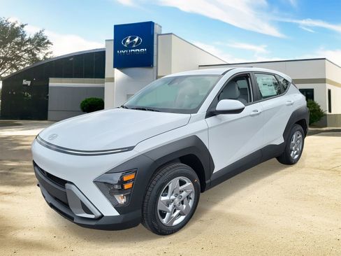 New 2026 Hyundai Kona SE image 2