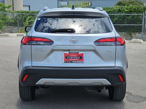 Used 2025 Toyota Corolla Cross XLE FWD image 4