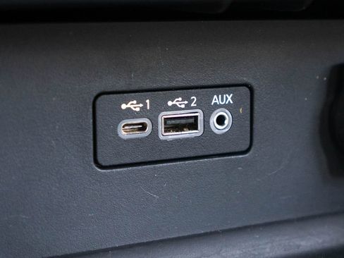 Used 2025 Nissan Altima 2.5 SV FWD image 24