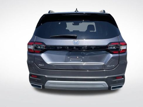 Used 2025 Honda Pilot Elite image 4