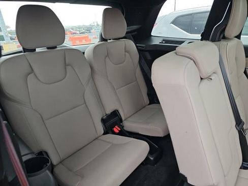Used 2025 Volvo XC90 B6 Plus image 13