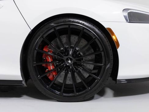 Used 2022 McLaren GT image 19