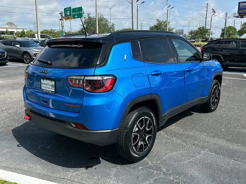 Used 2025 Jeep Compass Trailhawk AWD/4WD image 5