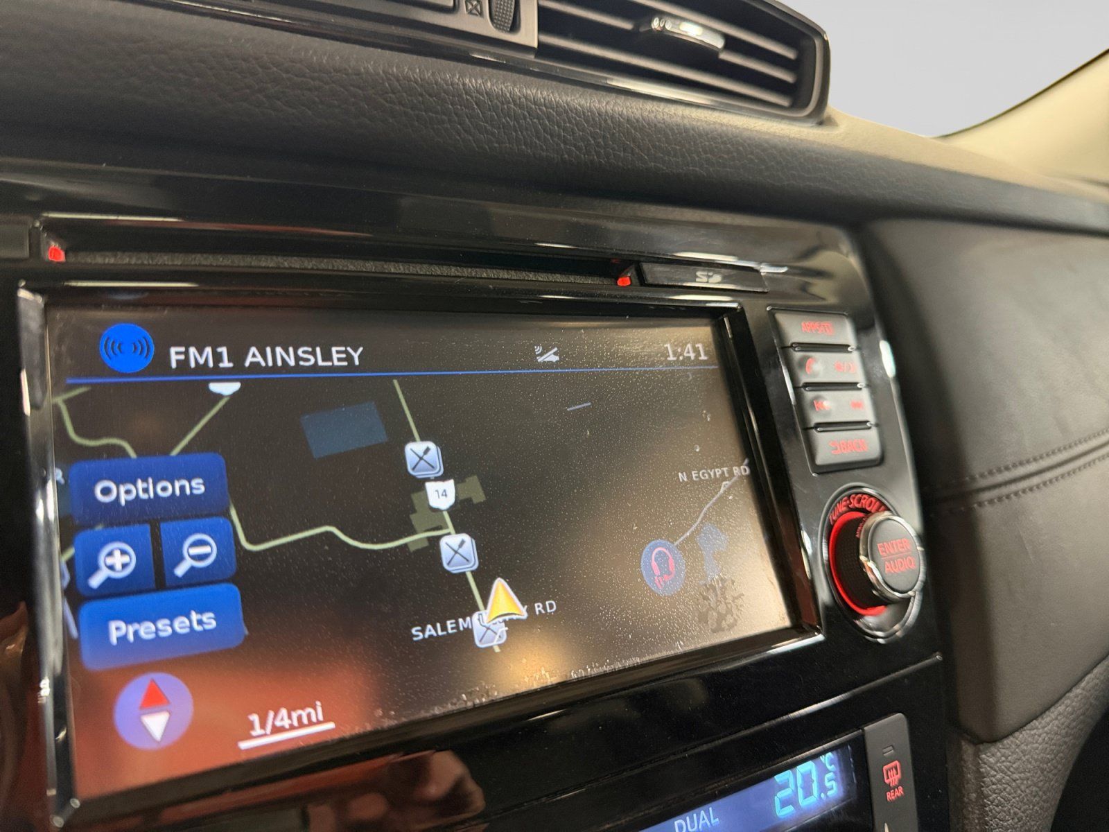 Used 2017 Nissan Rogue S AWD/4WD image 29