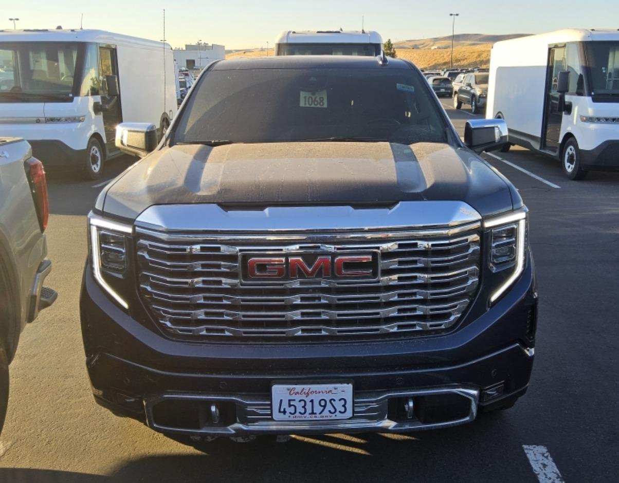 Used 2023 GMC Sierra 1500 Denali w/ Denali Reserve Package AWD/4WD image 15