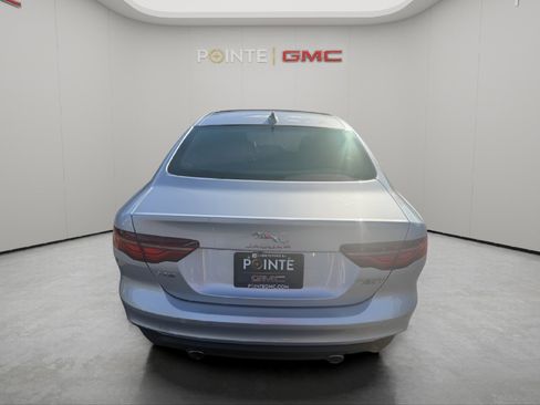Used 2020 Jaguar XE S image 5