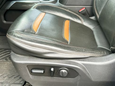 Used 2020 GMC Sierra 1500 AT4 w/ Off-Road Performance Package image 9